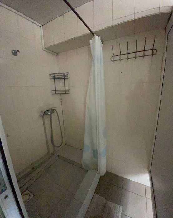 Продаж гарної кімнати з зручним місцерозташуванням.