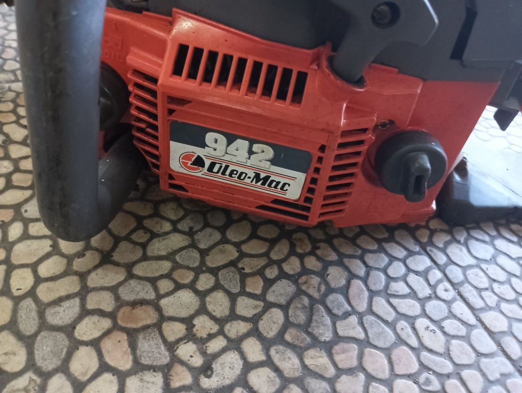Motosserra impecável