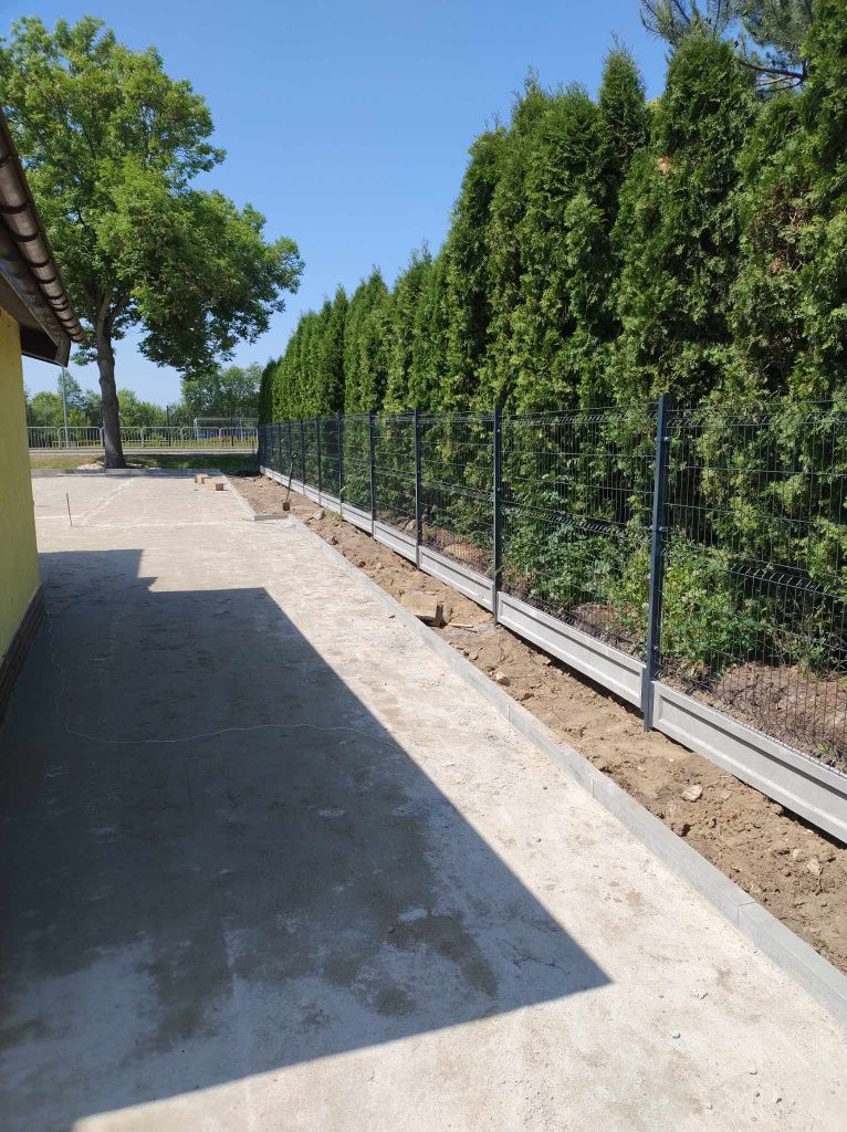 MONTAŻ ogrodzeń panelowych