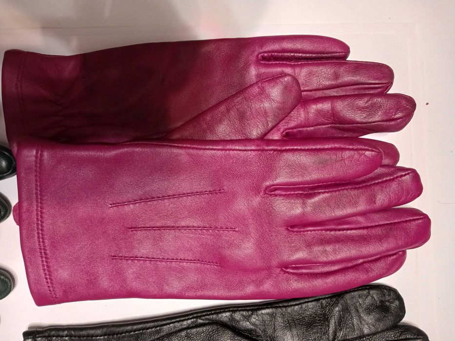 Рукавички шкіряні, замшеві та шерстяні чоловічі та жіночі