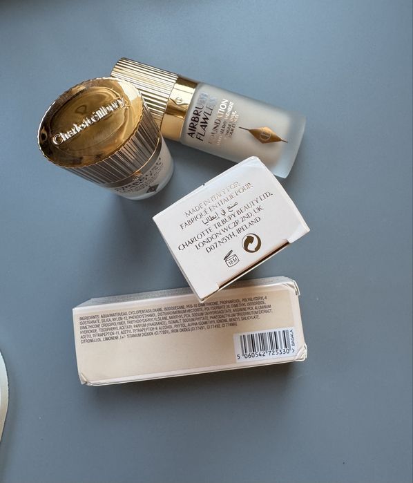 Тональний крем Charlotte Tilbury Airbrush Flawless Foundation