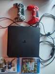 PS4[1TB SSD] + 2 pady + 2 gry