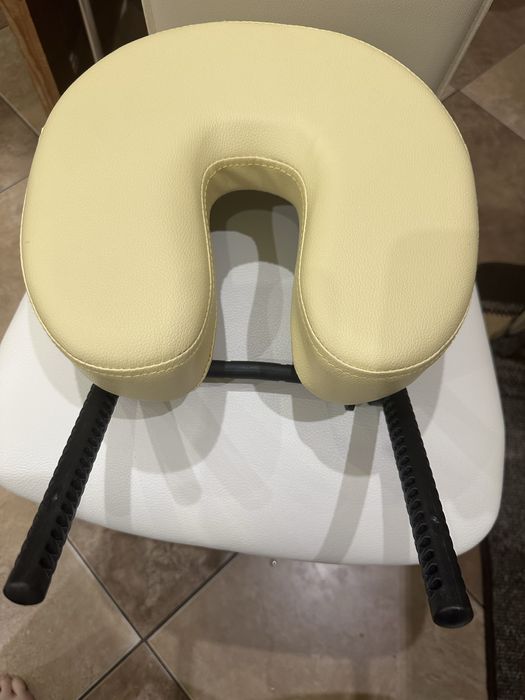 Подушка-подголовник для массажного стола