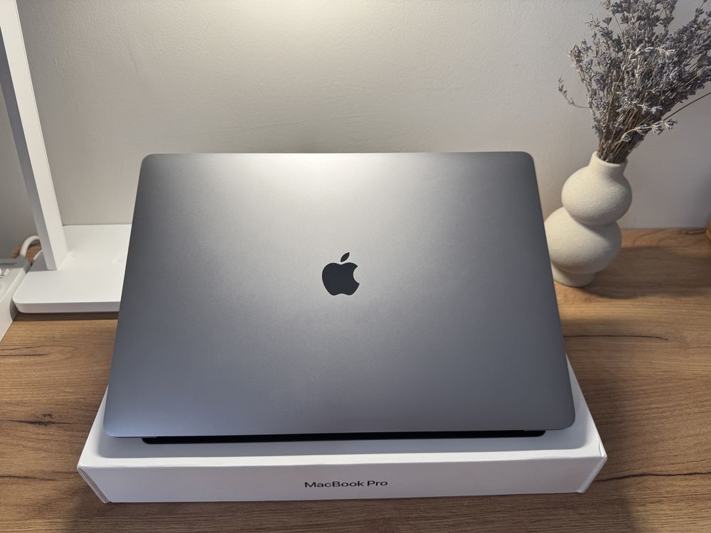 MacBook Pro 16 2019 6-Core i7 16GB 512GB Radeon 5300 4Gb 83%