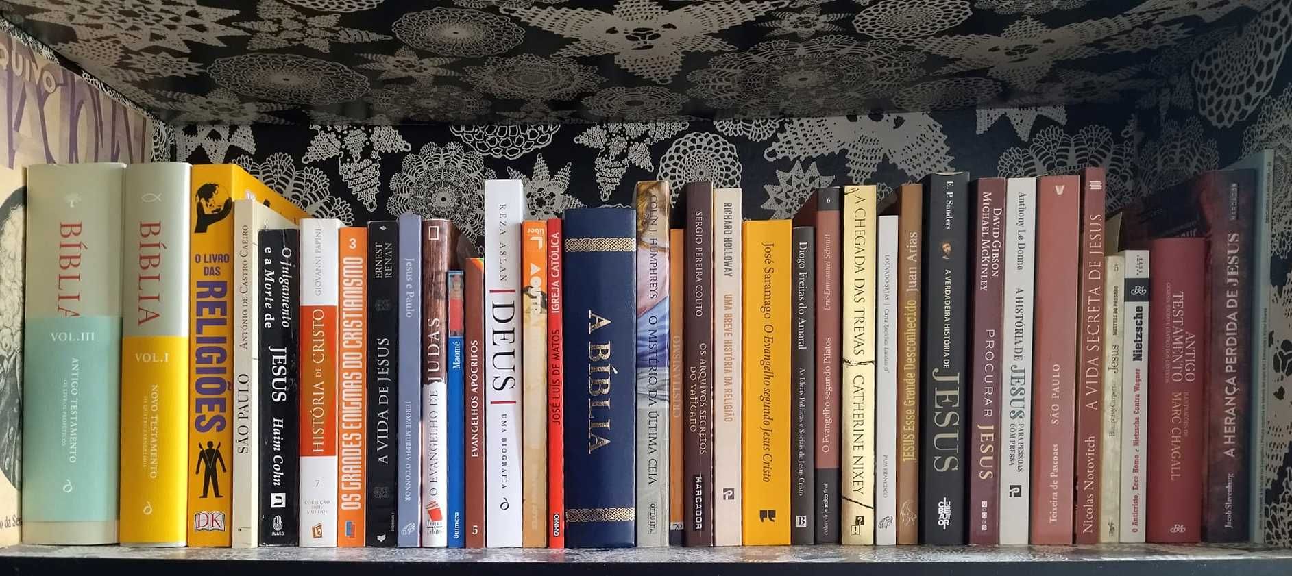 Vendo livros em segunda mão (Jesus, religião e cristianismo)