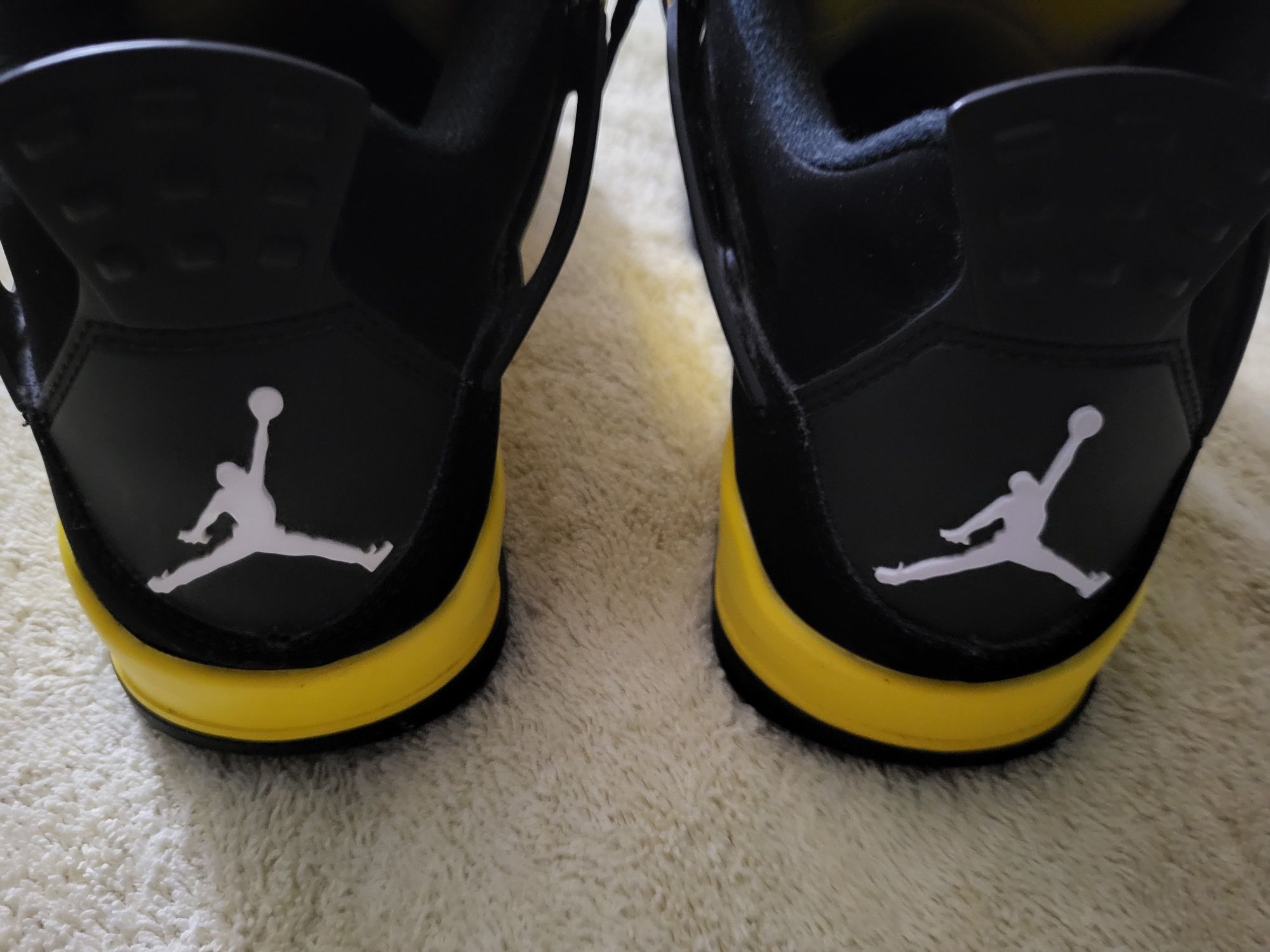 Jordan 4 yellow thunder