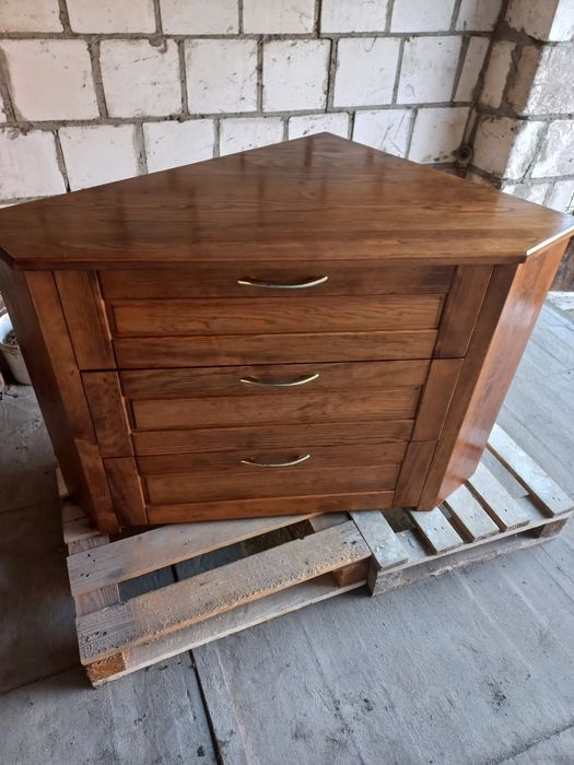 Drewniana szafka na buty