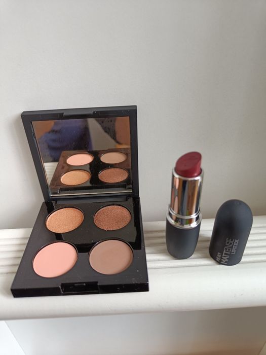 Hean Cute Nude paleta cieni i pomadka zestaw