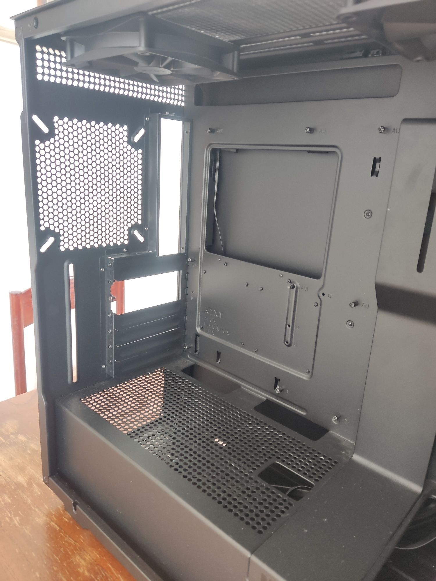 Caixa NZXT H7 flow