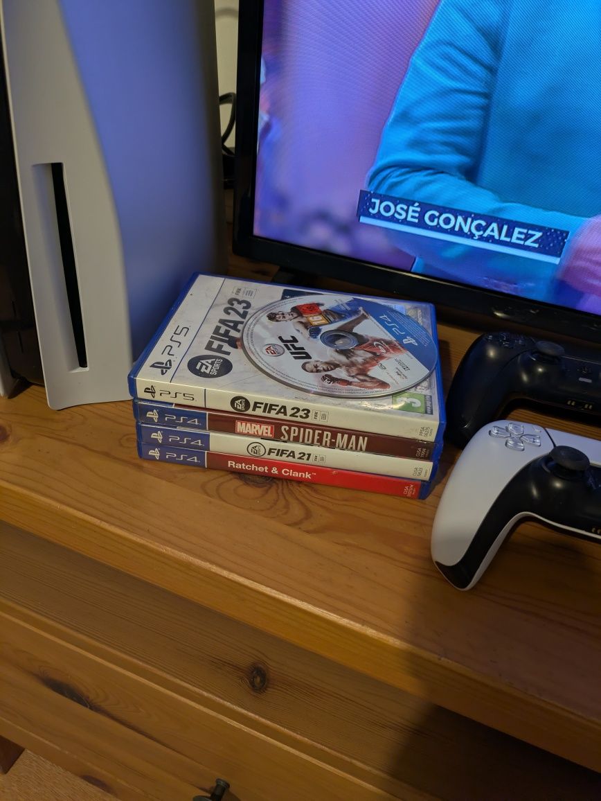 PlayStation 5 disco com 2 comandos e 5 jogos