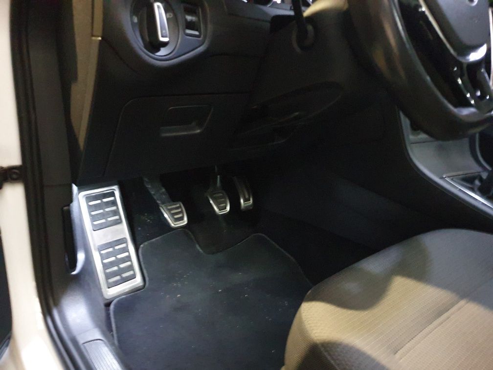 Golf 7 TDI 1.6 TDI muito bem estimado