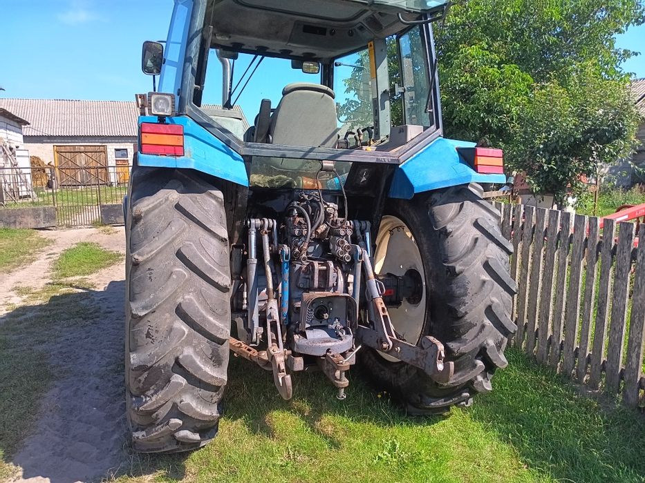 New Holland Ford 7840