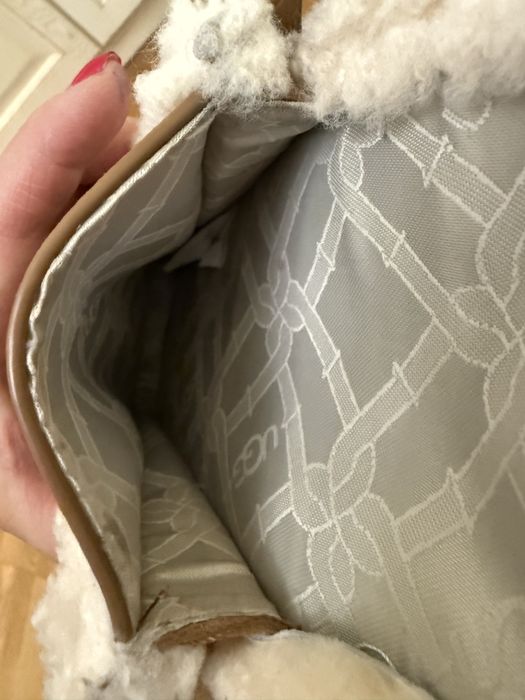 Сумочка чохол для телефона Ugg