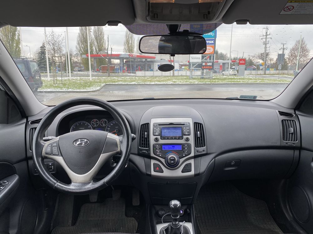 Hyundai I 30 1.4 benzyna 2008 rok.