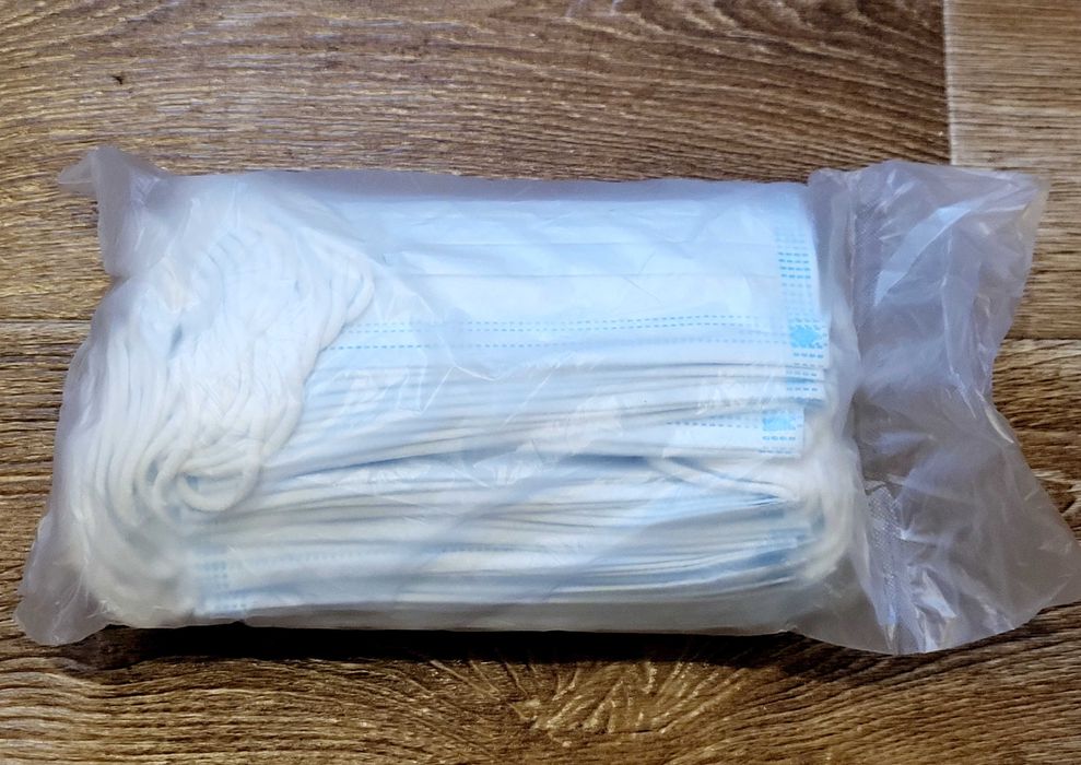 Маска медична одноразова