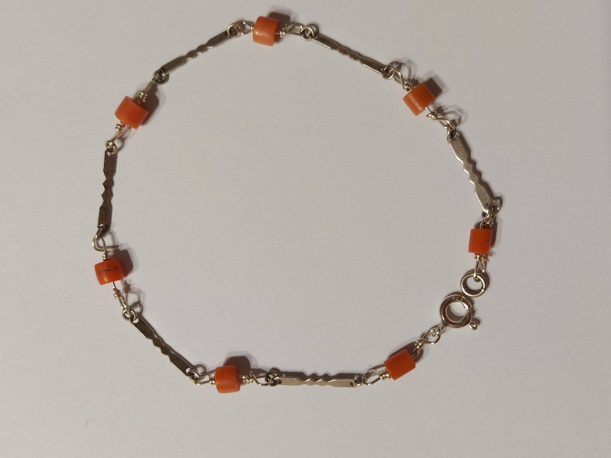 Srebrna bransoletka z koralem szlachetnym handmade