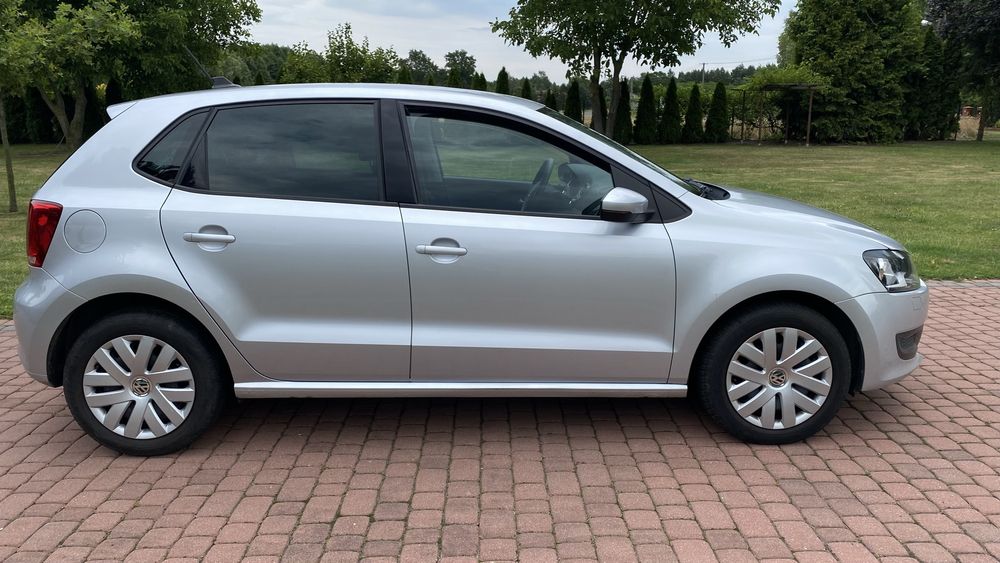 Samochod volkswagen polo 2010