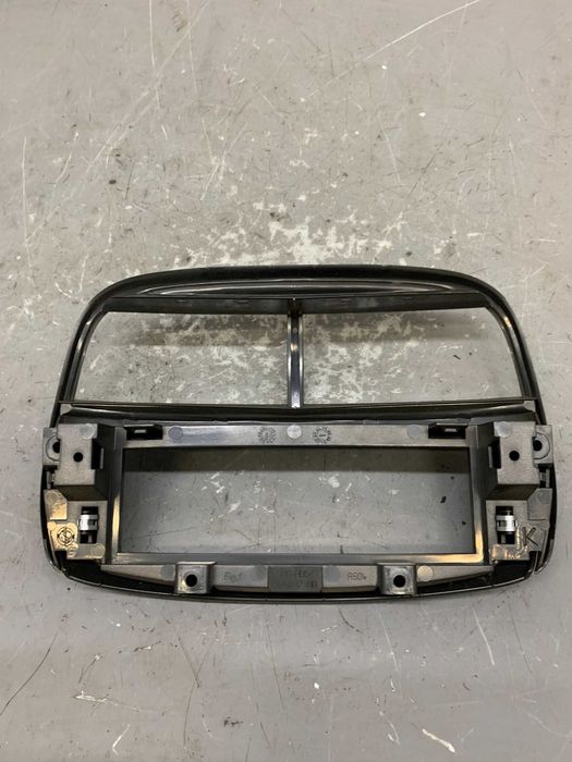 Fiat Punto II 2 Kratka Wentylacyjna Panel Radia