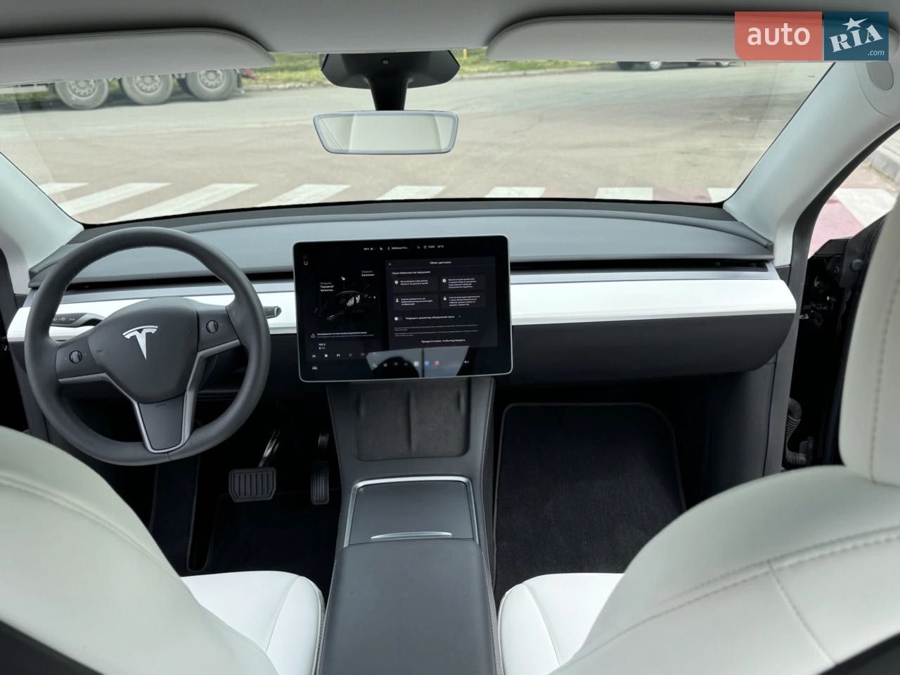 Tesla Model Y Standard Range RWD 2024 | MCU 4.0 | Автопілот | 8 000 км