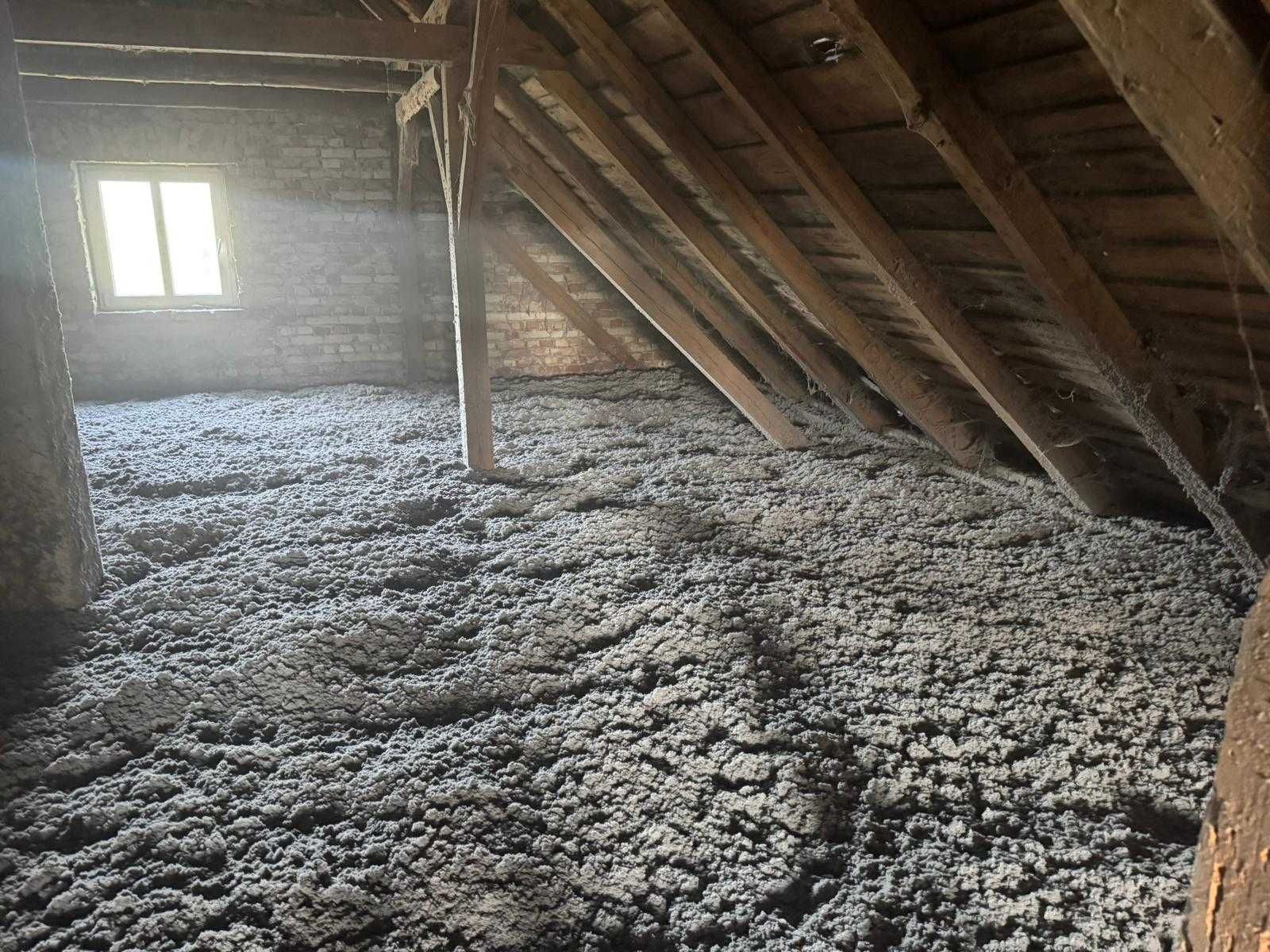 Izolacja wdmuchiwanie celuloza wełna styropian ocieplanie stropu piana