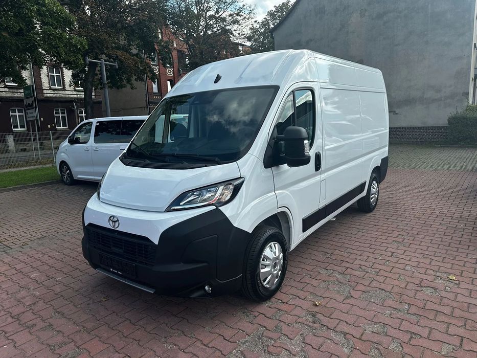 Toyota Proace Max L2H2  Toyota Proace Max 2025r L2H2 2.2 Diesel 120KM M/T (6 biegowa) Active