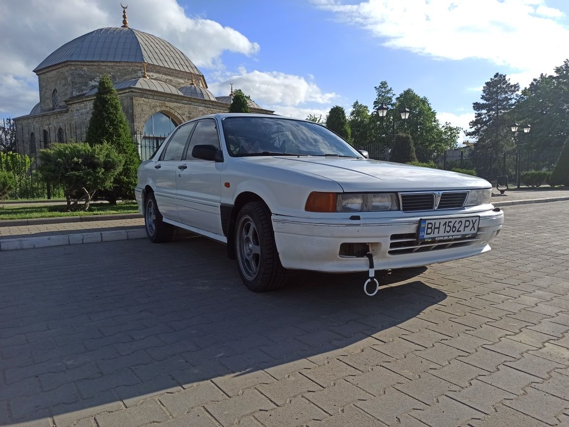 Mitsubishi Galant 6