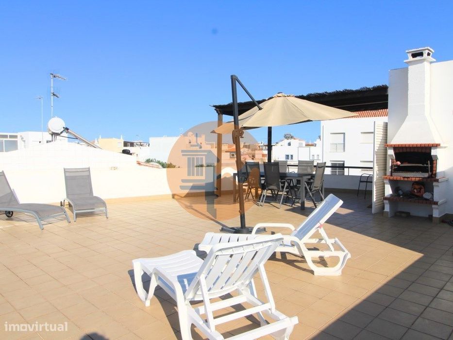 Apartamento T2, último andar, com um amplo terraço de 74.40 m2, San...