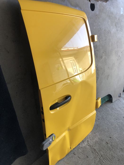 Двері  задня Віто 447