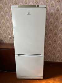 Холодильник двокамерний Indesit SB15020
