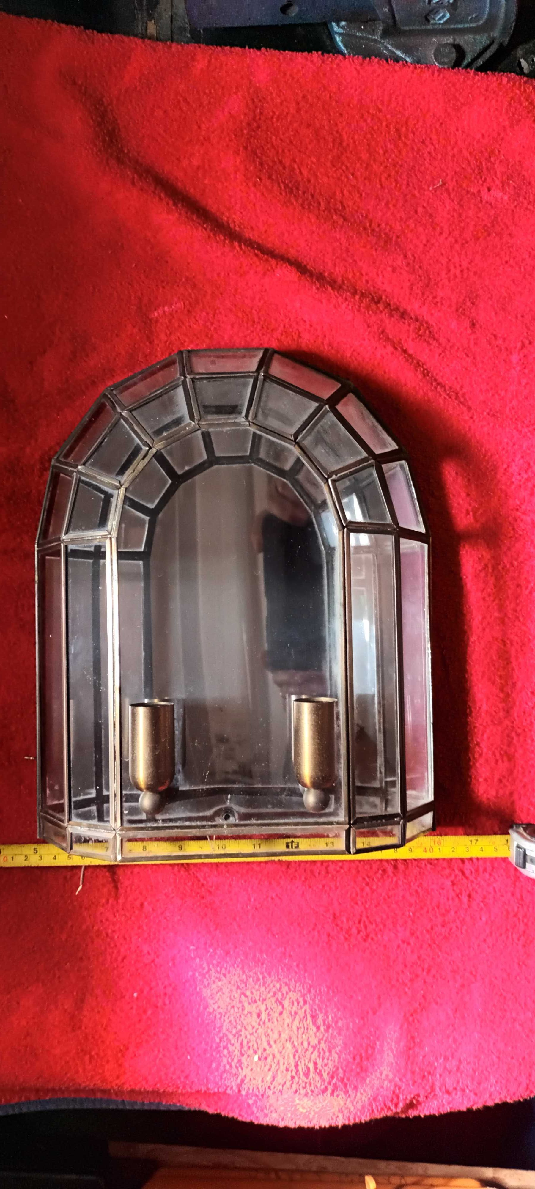 Candeeiro de parede com 2 suportes de lâmpada. (Antigo)