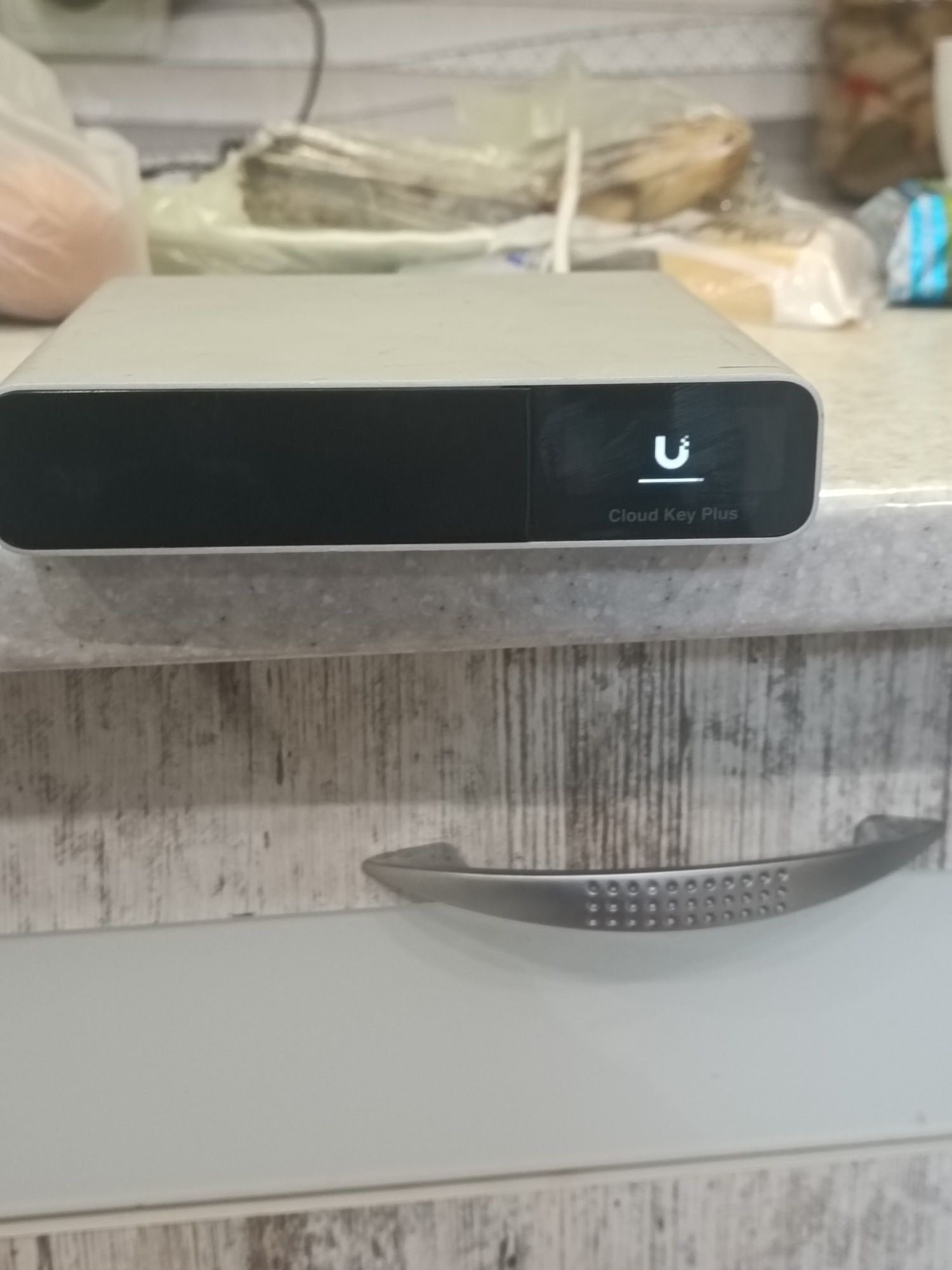 Ubiquiti UniFi Cloud Key Gen2 Plus (UCK-G2-PLUS) мини-ПК с Unifi контр