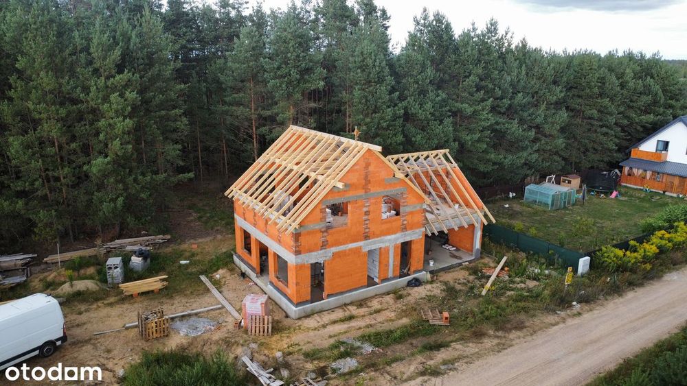 Dom przy lesie w Karakulach