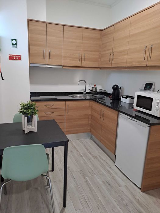 Prédio c/ 3 apartamentos em Tomar