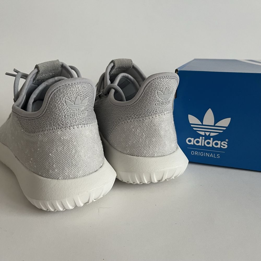 Nowe sneakersy adidas, Shadow W B37762 szare.