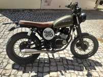 Moto Suzuki GN250