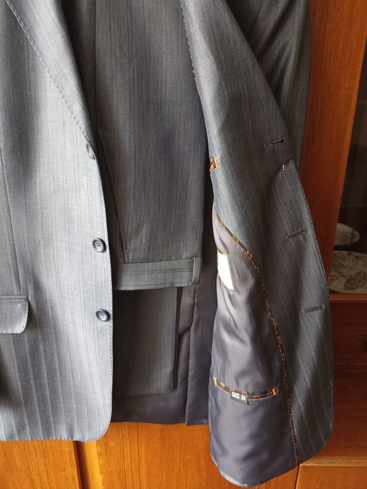 Продам костюм мужской. Недорого.