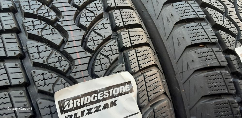 Opony Zimowe 205÷60÷16C÷BRIDGESTONE.300 Zł.Montaż.Wysyłka.ZAPRASZAM.