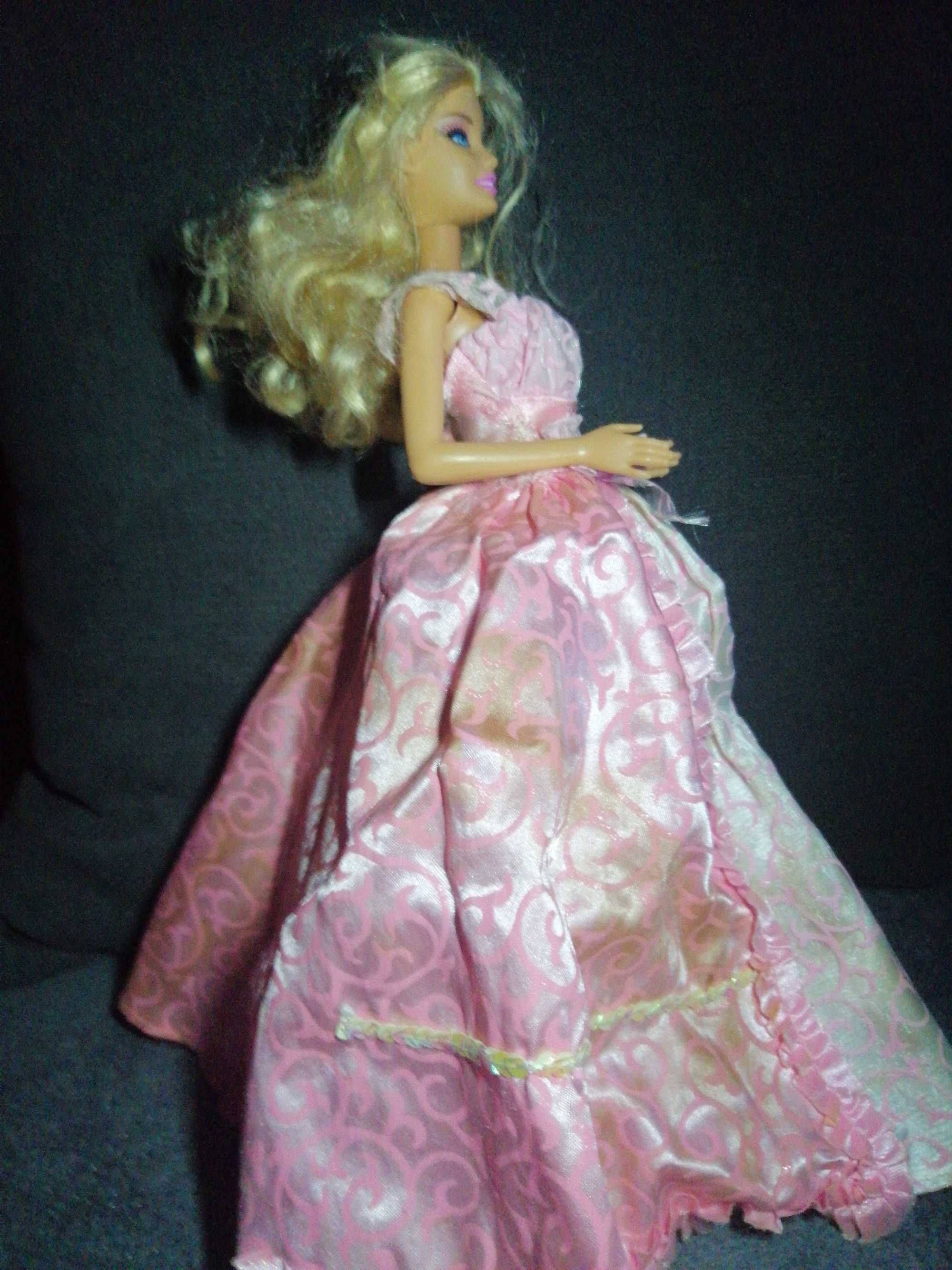 Barbie lalka w pięknej różowej sukni
