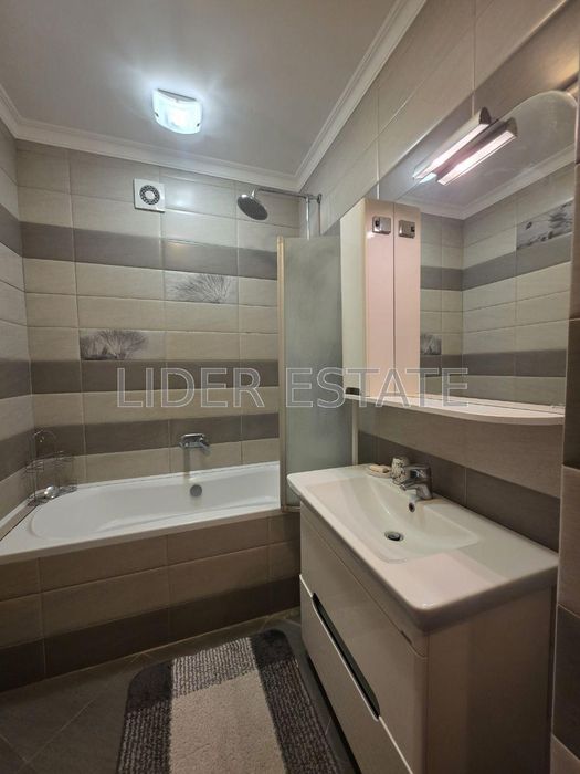 Продам 2-кімнатну квартиру по вул. Гленца