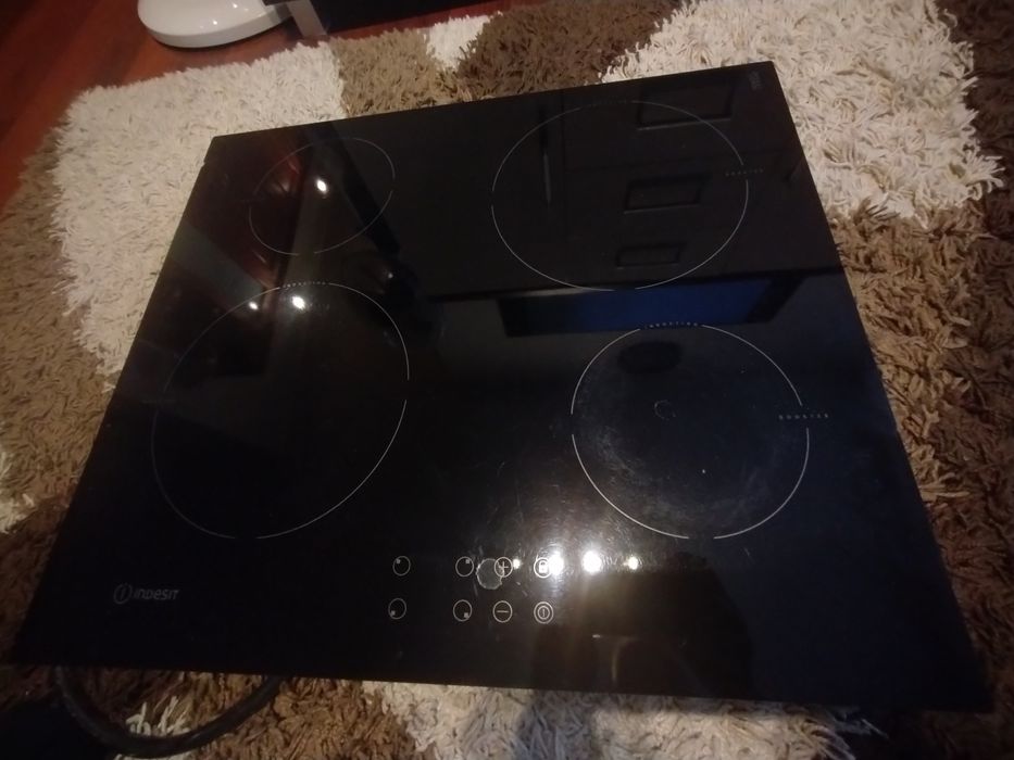 Płyta indukcyjna Indesit 70% sprawna
