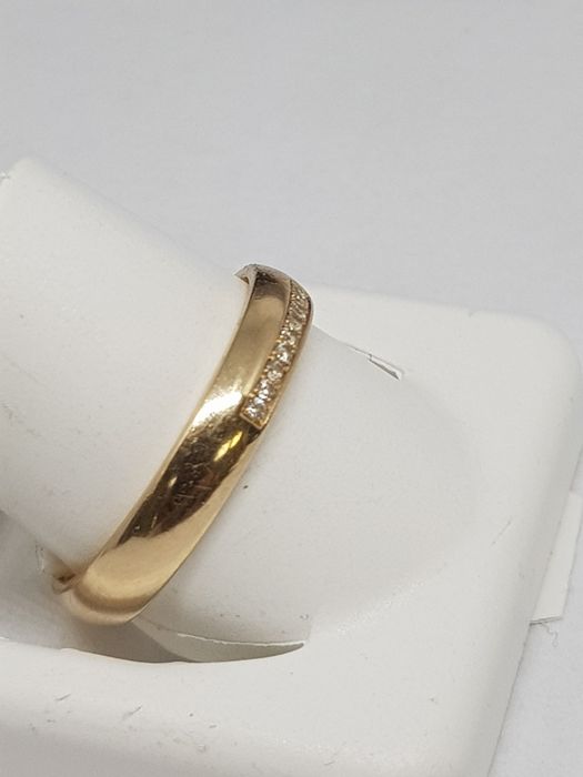 Złota półokrągła obrączka z cyrkoniami złoto 585 Rozmiar 14