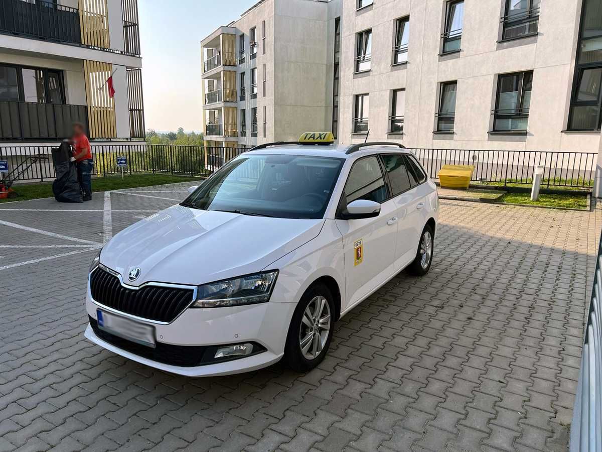 Wynajem TAXI LUBLIN Toyota Corolla, Prius, Fabia BLIQ BOLT UBER FN