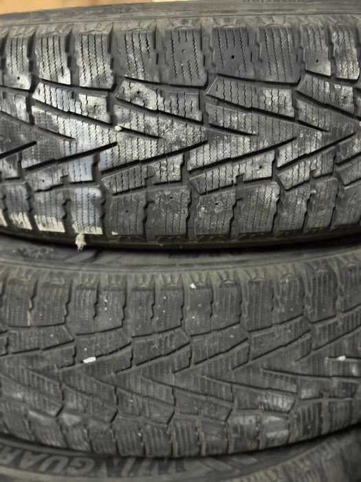Продам диски з зимовой гумой Roadstoune 225/65 r17