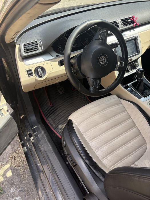 VOLKSWAGEN CC 2011 год на полном боевом ходу