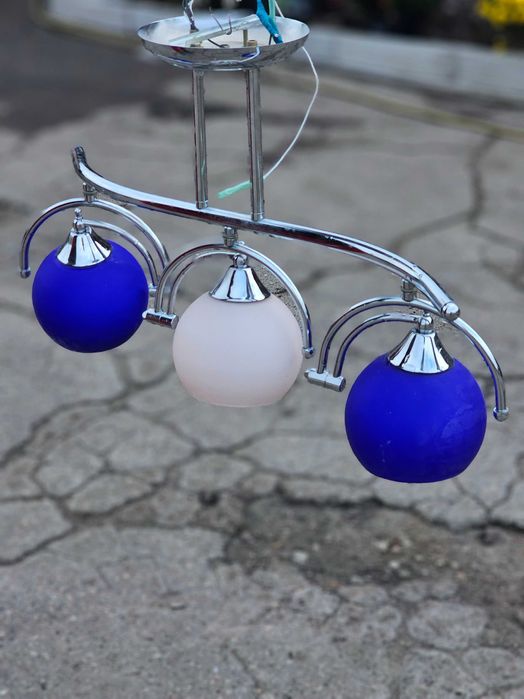 Продам люстри потолочьные