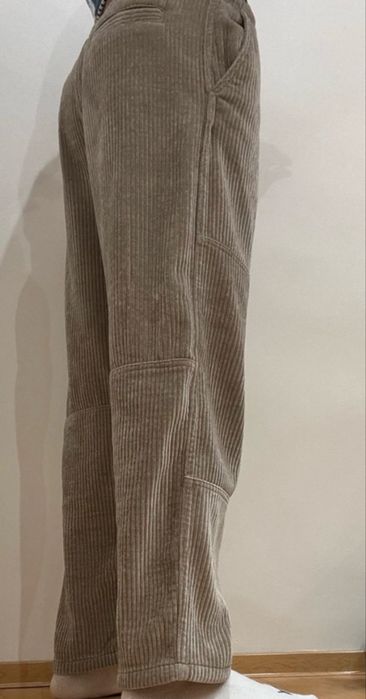 Spodnie Rozmiar M Bershka.
