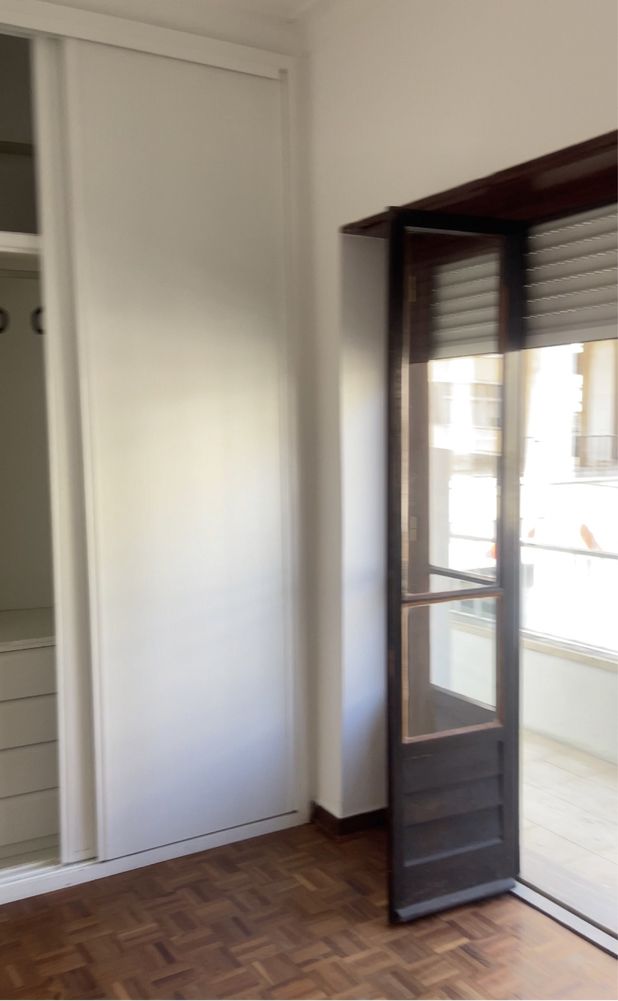 Quarto em T2 perto da cidade universitária