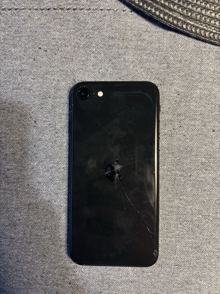 Iphon SE 2020 ( używany )