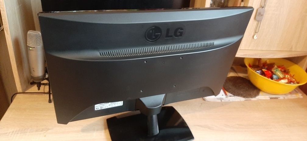 Монитор Lg 23"  IPS235T