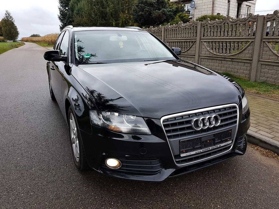 AUDI A4 B8 - 140PS ! PANORAMA  * Black Edition *